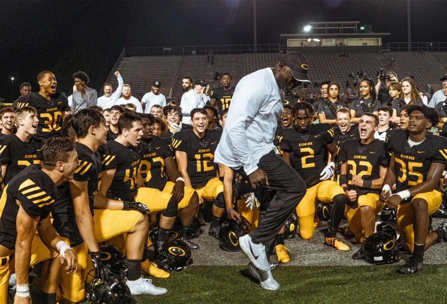 Coach Glenn hypes his players up after a huge win against the 17th team in the state. Oak took home an impressive 21-10 victory over the Woodlands last week. 
