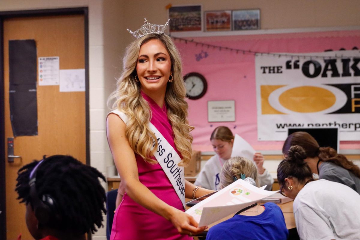 A 2018 Klein Oak graduate and Miss Southeast Texas 2026 visited Klein Oak April 15 to introduce nutritious food choices and her One Can Help food drive.